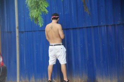 Em Belo Horizonte, fazer xixi na rua durante o carnaval pode terminar em dor de cabeça para os foliões que podem ser conduzidos a uma delegacia pela Guarda Civil -  (crédito: Paulo Filgueiras/EM/D.A Press – 3/3/19)