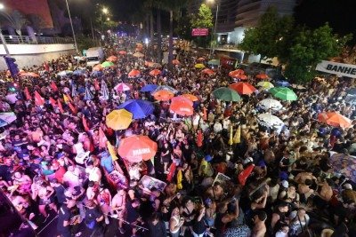 Desfile atraiu multid&atilde;o -  (crédito: Marcos Vieira/EM/D.A.Press)