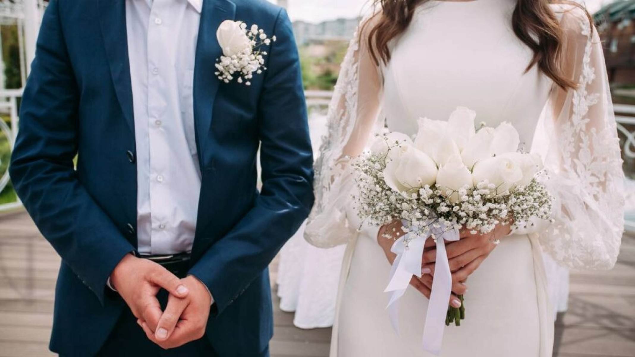 Por que é tradição a noiva atirar o buquê de flores? - Portal Giro 10