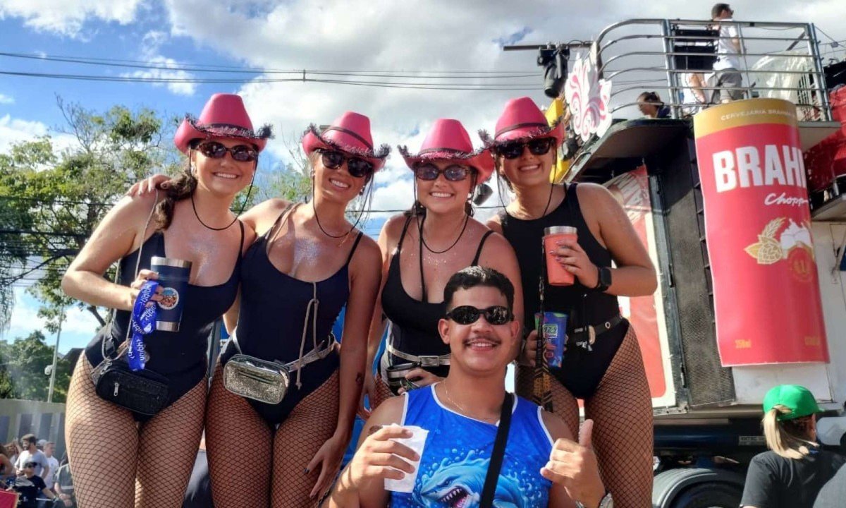 Foliões se divertem durante o Bloco da Calixto -Marcos Vieira/EM/DA.Press