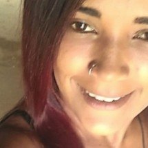 Corpo de mulher é encontrado dentro de sofá em matagal em Nova Serrana - Reprodução