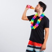 Suor e folia: Saiba se manter hidratado no Carnaval - Freepik