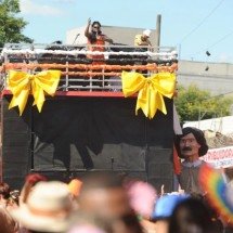 PM flagra idoso beijando à força cordeira de bloco no carnaval em BH - Alexandre Guzanshe/EM/DA. Press