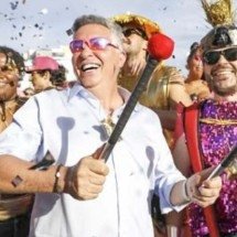 "Quem te viu, quem te vê": Damião celebra Carnaval de BH - PBH/REPRODUÇÃO