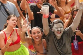 Carnaval no Distrito Federal deve atrair 1,4 milhão de pessoas -  (crédito: Fabio Rodrigues-Pozzebom/ Agência Brasil)