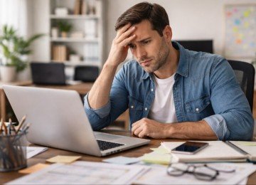 <p>O déficit de atenção é uma condição que afeta a capacidade de manter o foco, organizar tarefas e concluir atividades do dia a dia. Ele pode impactar estudos, trabalho, relações pessoais e a autoestima. Causa angústia quando a pessoa percebe a confusão em que se mete no dia a dia.</p>
 -  (crédito: Imagem gerada por i.a )