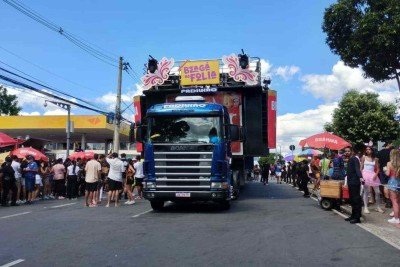 O primeiro dia do Beagá na Folia, que acontece na Avenida Antônio Abrahão Caram, em frente ao Mineirã -  (crédito: Melissa Souza/EM/D.A. Press)