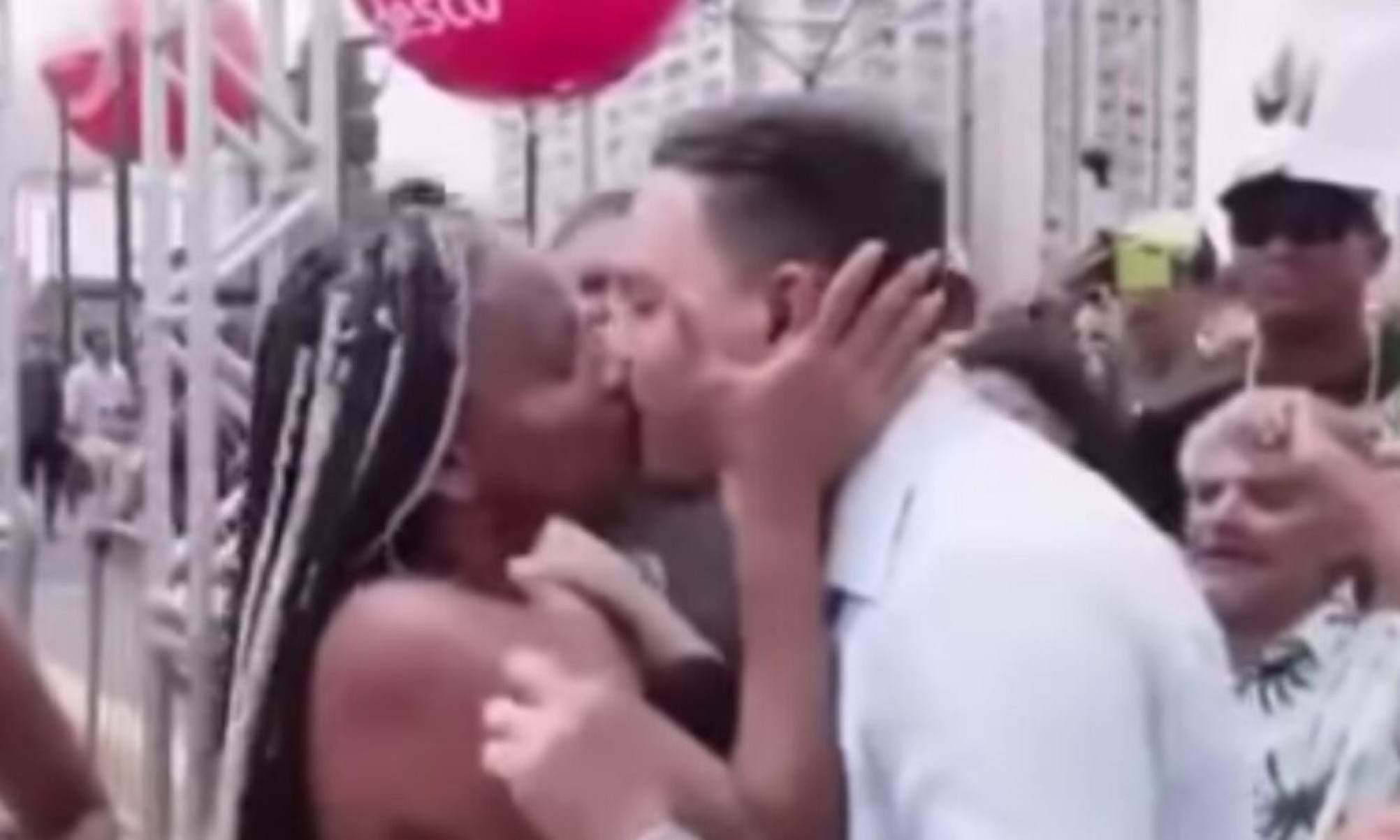 Repórter é surpreendido com pedido de beijo no carnaval e cena viraliza - Tupi