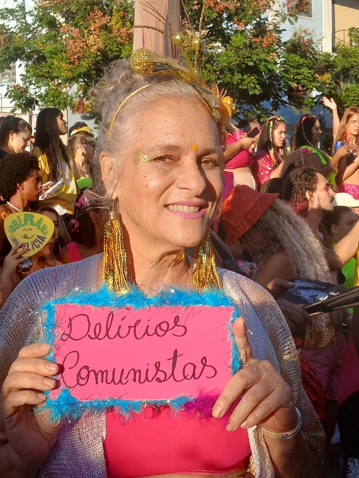 O bloco se reúne na Avenida do Contorno, esquina com a Rua Curitiba