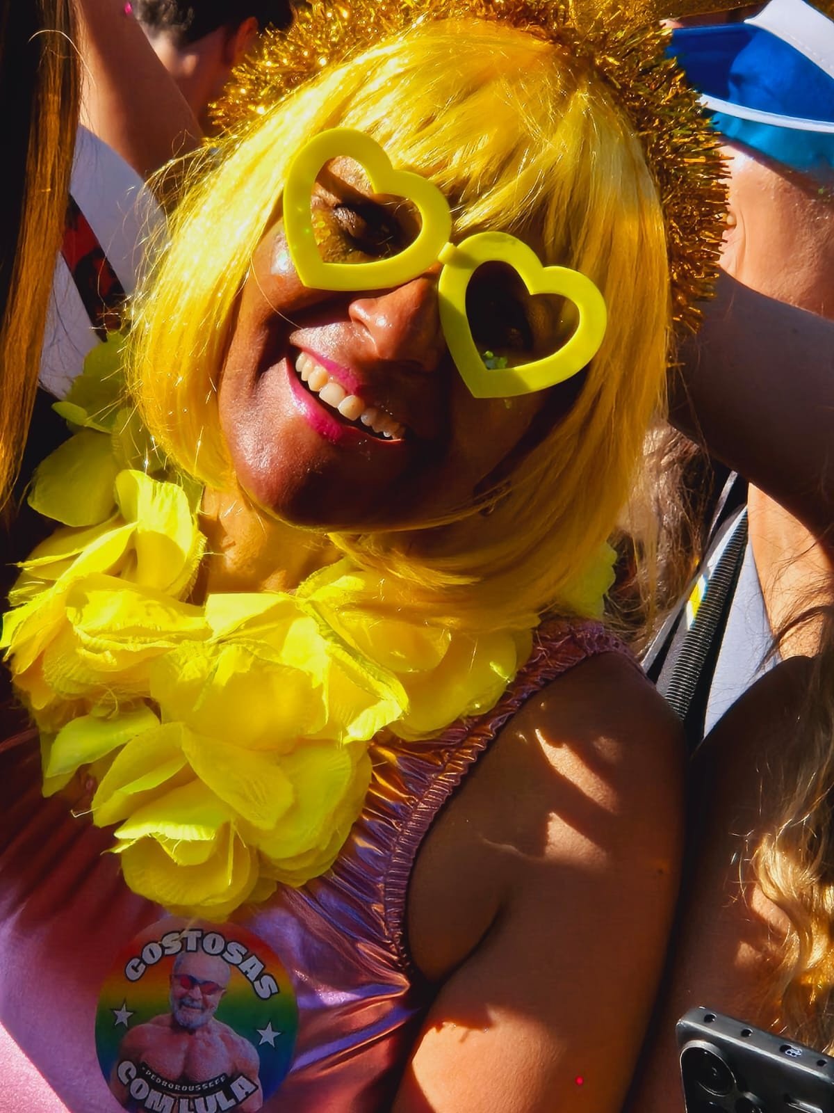 No cortejo, o ritmo fica por conta da Bateria Brilhante