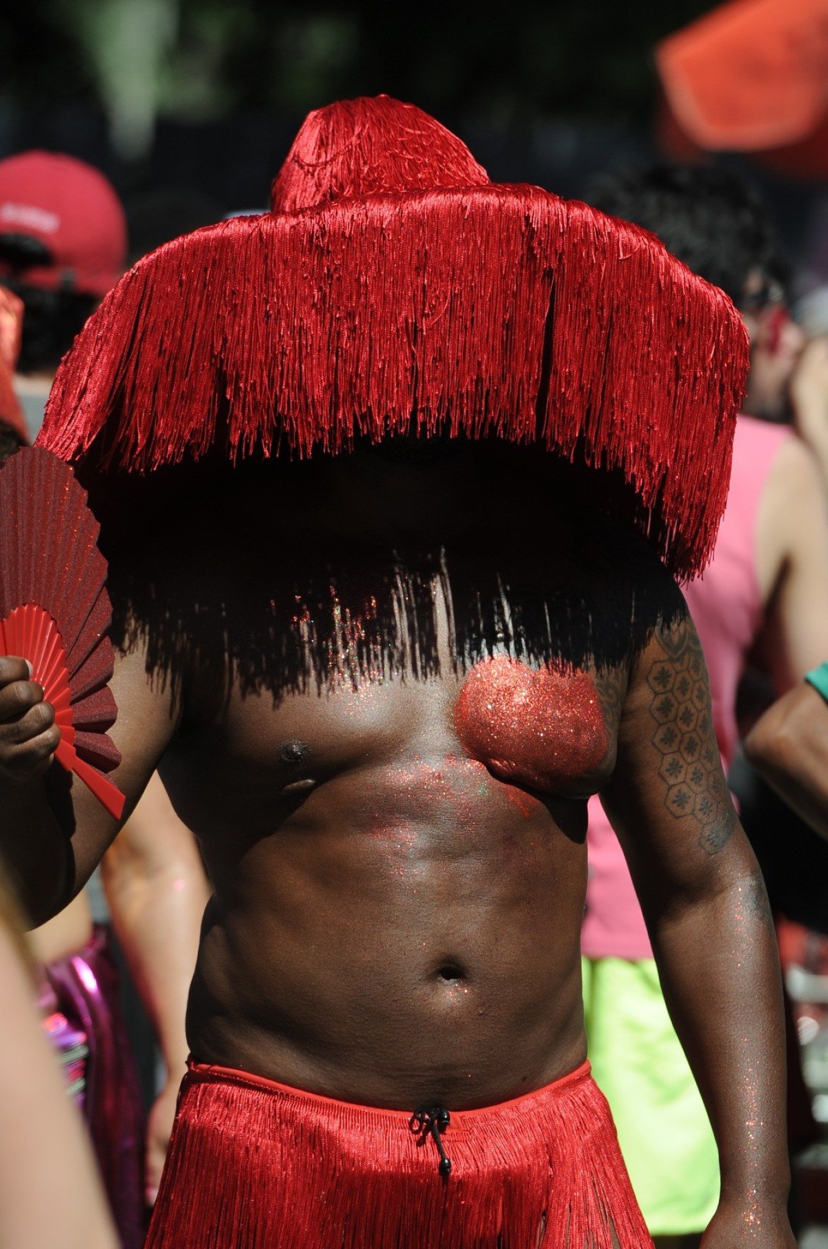 Sob o sol, o Tchanzinho Zona Norte deu a largada na via sonorizada da Avenida dos Andradas ao som de 