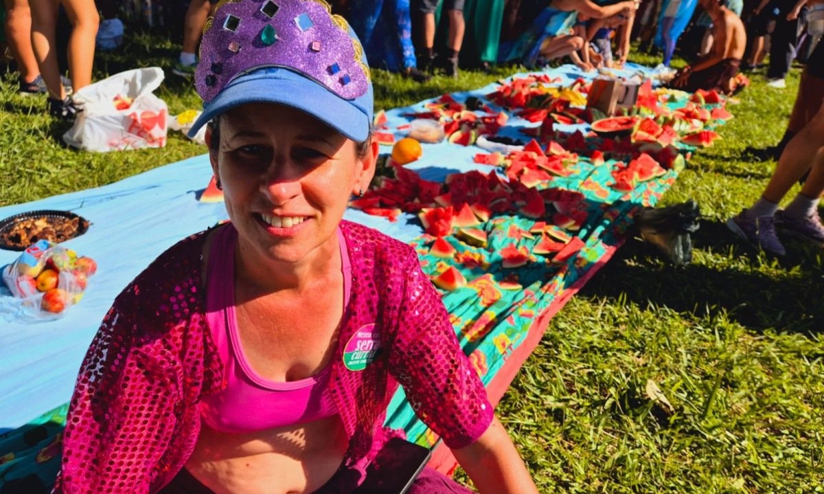 Foliões se preparam para o bloco Pena de Pavão de Krishna-Jair Amaral/EM/D.A. Press