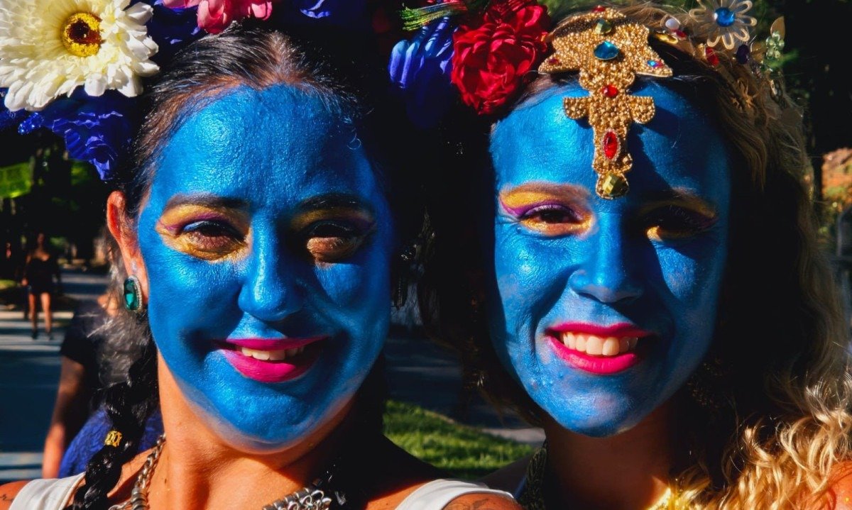 Foliões se preparam para o bloco Pena de Pavão de Krishna-Jair Amaral/EM/D.A. Press