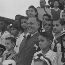 Há 71 anos, morte de Getúlio Vargas parou o Brasil - Arquivo Nacional. Fundo Agência Nacional