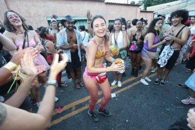 O bloco As Grandes Figuras desfilou na tarde deste domingo -  (crédito: Marcos Vieira/EM/D.A Press)