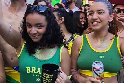 Júlia e Karen: orgulho da latinidade  -  (crédito: Izabella Caixeta/EM/D.A Press)