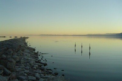 <p>Um estudo recente apontou o lago Salton, na Califórnia, Estados Unidos, como um dos maiores depósitos de lítio do mundo.</p>
 -  (crédito: Geographer - Wikimedia Commons)