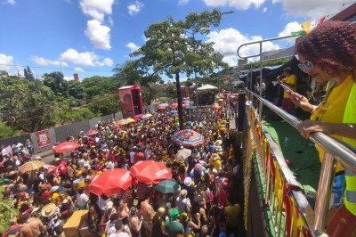 Desfile presta homenagem ao músico, que morreu em novembro -  (crédito: Izabella Caixeta/EM.D.A Press)