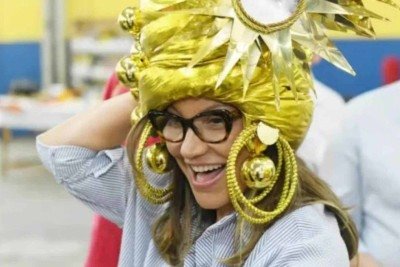 Janja desfila no último carro alegórico da Acadêmicos de Niterói -  (crédito: PR/REPRODUÇÃO)