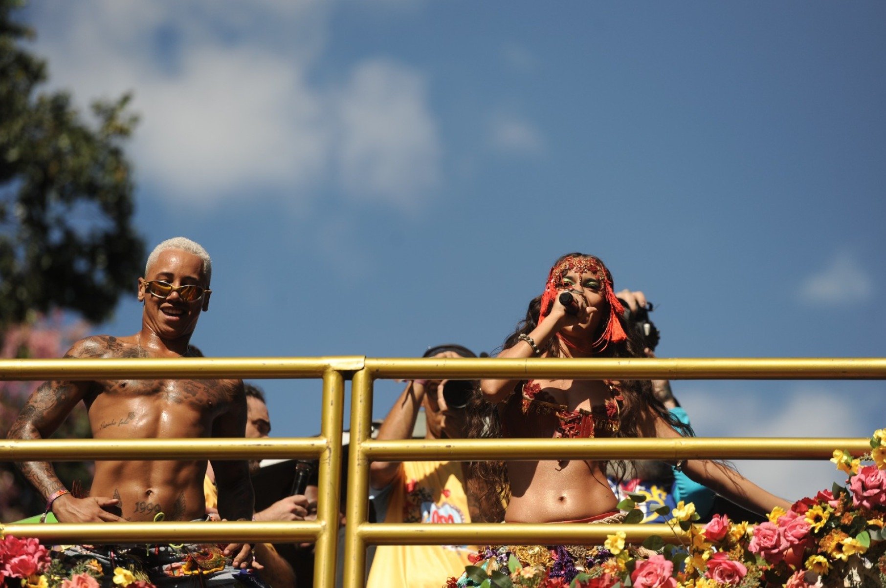 No repert&oacute;rio da cantora mineira, tamb&eacute;m h&aacute; m&uacute;sicas do &aacute;lbum 'Coisas naturais'

