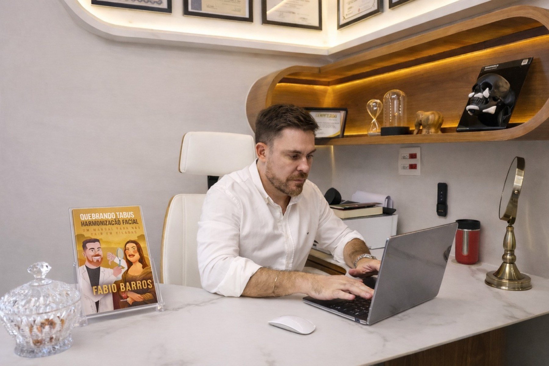 Obra debate práticas na harmonização facial -  DR FABIO BARROS