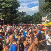 Confusão marca início de show da Luísa Sonza no carnaval de BH - Wellington Barbosa/EM/D.A Press