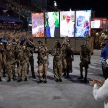 Políticos de direita criticam desfile pró-Lula no Carnaval carioca -  Eduardo Anizelli/Folhapress