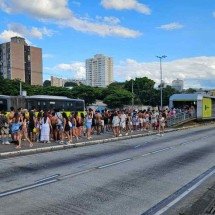 Chuva pode entrar forte na folia a partir de terça-feira em BH e em MG - Leo Lima/EM/D.A.Press