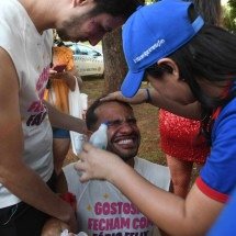 PM joga spray de pimenta no rosto de deputado em bloco; veja o vídeo
