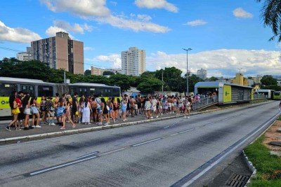 Céu aberto e calor em Belo Horioznte começam a dar espaço a clima mais ameno, mas também a chuvas neste carnaval -  (crédito: Leo Lima/EM/D.A.Press)