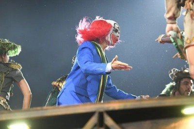 Bolsonaro foi representado pelo palhaço 'Bozo' -  (crédito: RIOTOUR/REPRODUÇÃO)