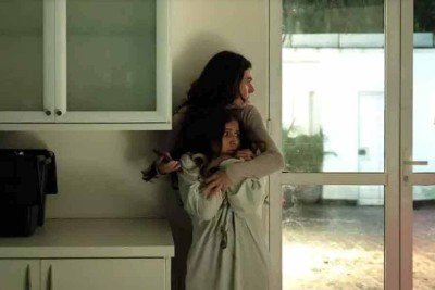 Longa estrelado por Isis Valverde e Marianna Santos é ambientado em mansão de condomínio fechado; produção está disponível no streaming  -  (crédito: Prime video/Divulgação)