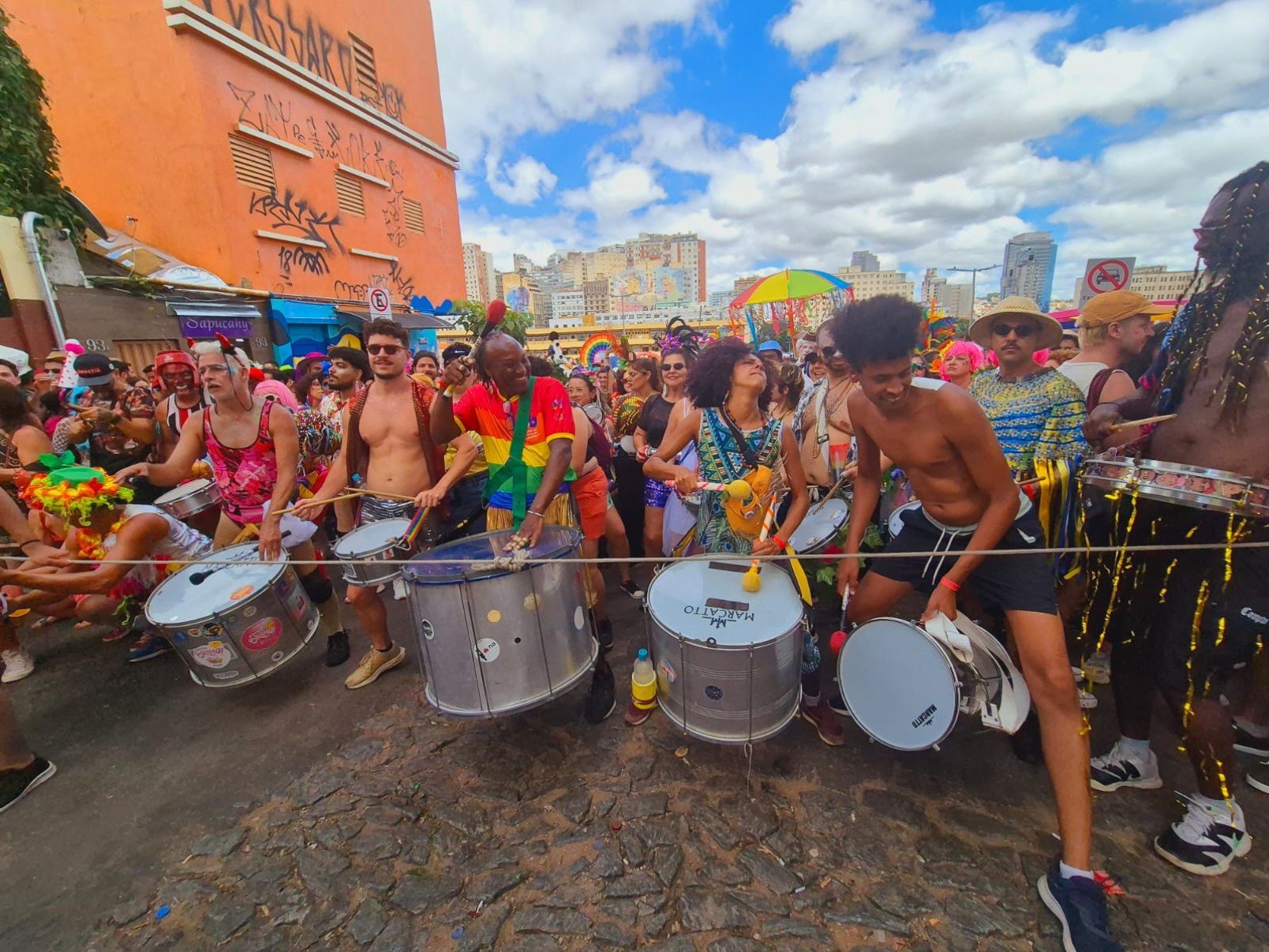 A bateria do bloco Corte Devassas 