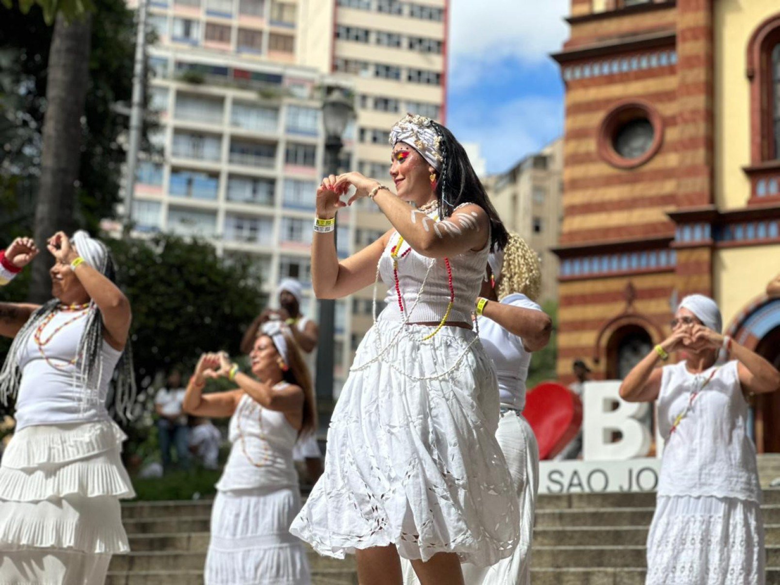 Cerimônia na Avenida Afonso Pena, no Centro de BH, marca início do cortejo e reforça a valorização das religiões de matriz africana-Quéren Hapuque/EM/DA Press