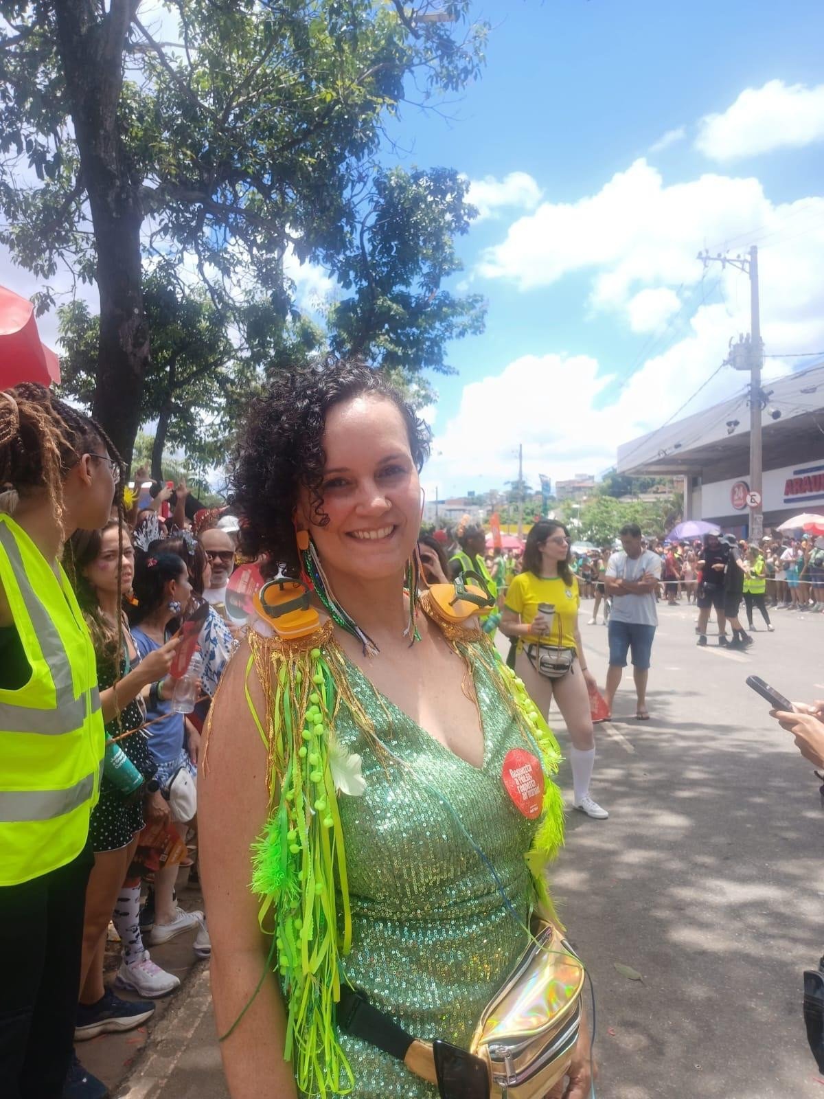 Folionas n&atilde;o se intimidaram com o forte calor que faz em BH nesta segunda-feira (16/2)