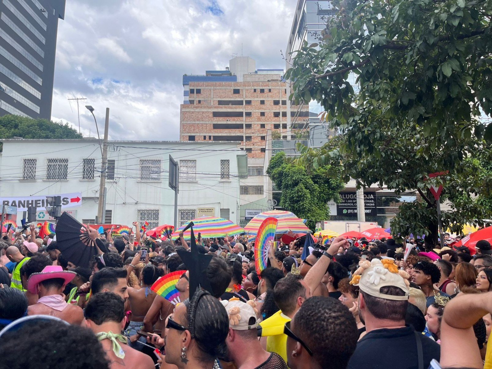 Ao subir ao trio, Lu&iacute;sa Sonza expressou sua empolga&ccedil;&atilde;o: "O carnaval de BH tem muitos artistas, eu adoro. Tenho certeza que vou fazer o melhor para toda a galera", declarou. 