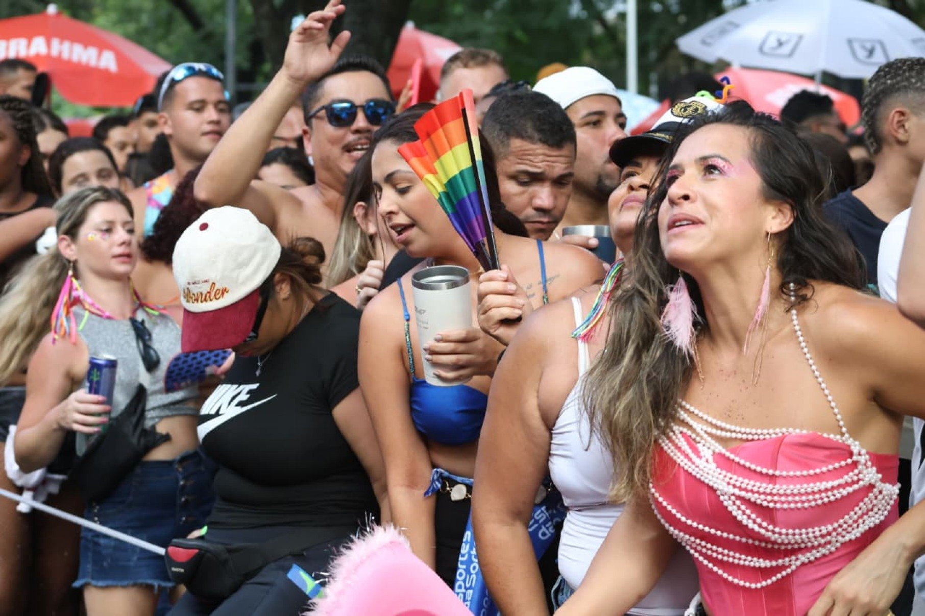 Folionas capricharam no visual.