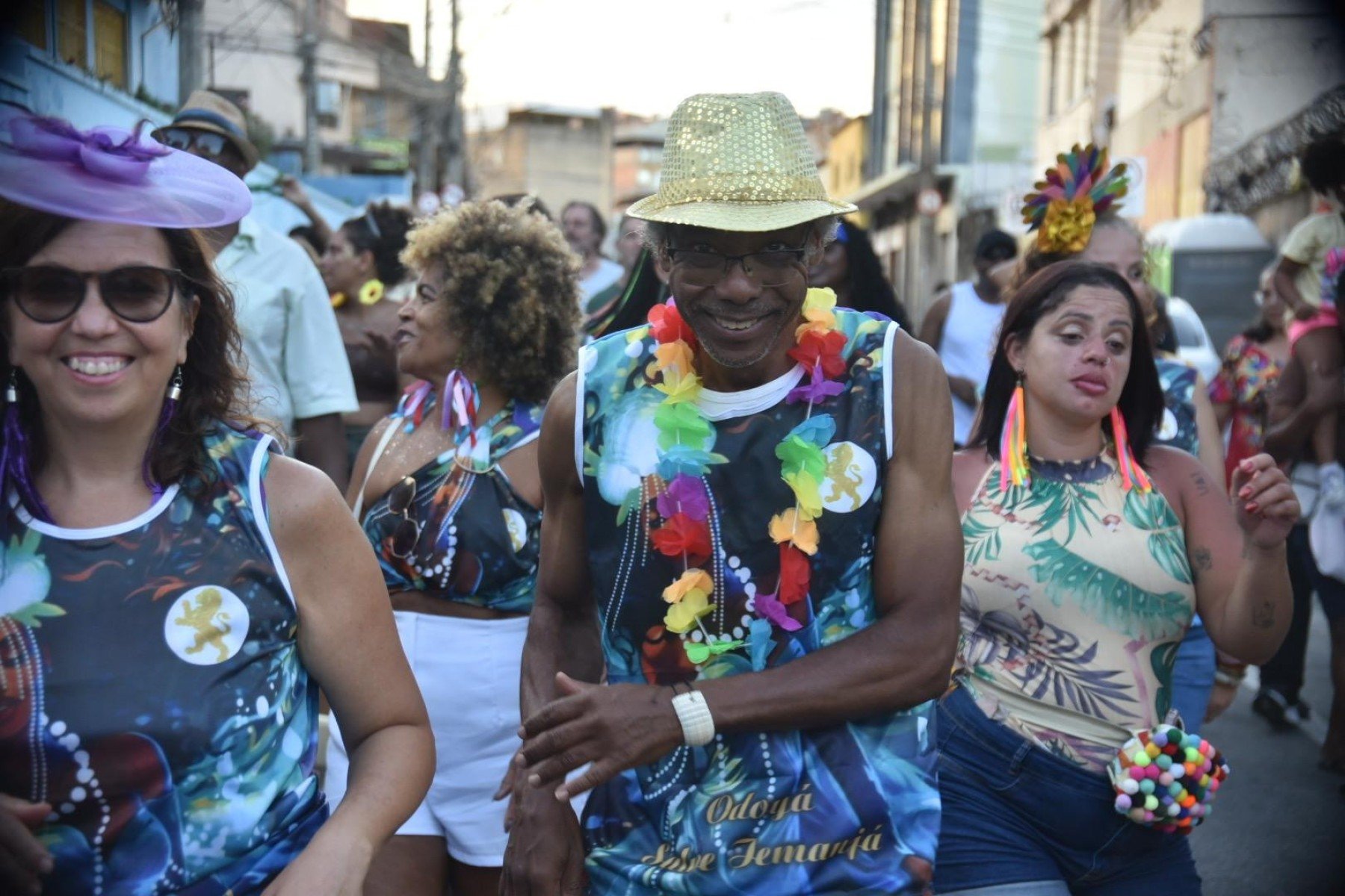 Foliões se reúnem na Região Noroeste de Belo Horizonte para o bloco Leão da Lagoinha