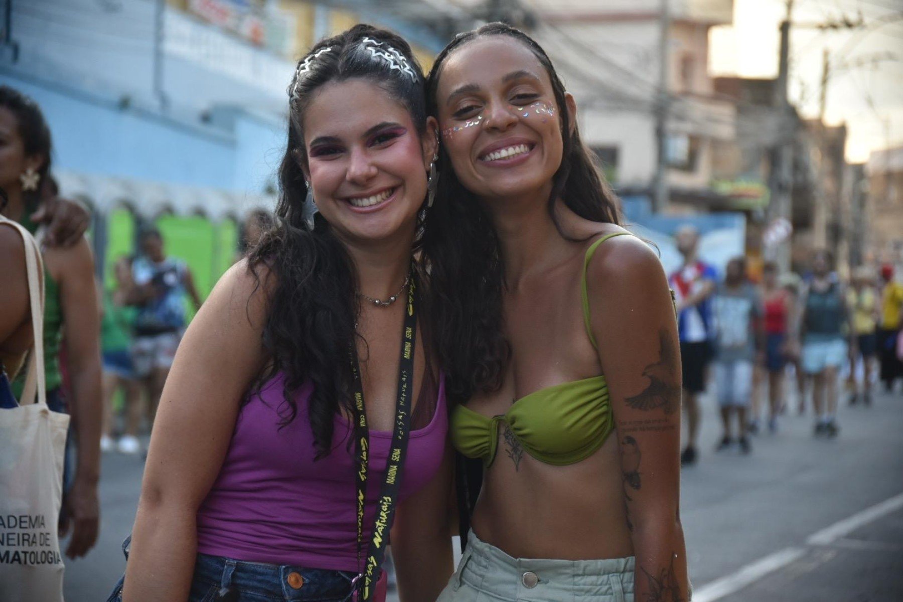 Foliões se reúnem na Região Noroeste de Belo Horizonte para o bloco Leão da Lagoinha