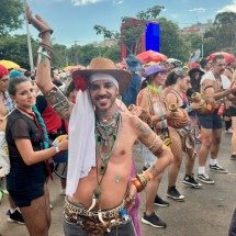 Foliões se vestem de Ney Matogrosso no carnaval de BH - Ramon Lisboa/EM/ D.A. Press