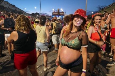 No pr&oacute;ximo carnaval, Milene pretende levar o beb&ecirc; que hoje est&aacute; na barriga para a folia de BH -  (crédito: Izabella Caixeta/EM/D.A Press)