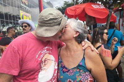 Antonino Aur&eacute;lio Mendes e Regina Sato est&atilde;o juntos h&aacute; 35 anos e j&aacute; curtiram o carnaval em Olinda, Ouro Preto e Recife -  (crédito: Izabella Caixeta/EM/D.A Press)