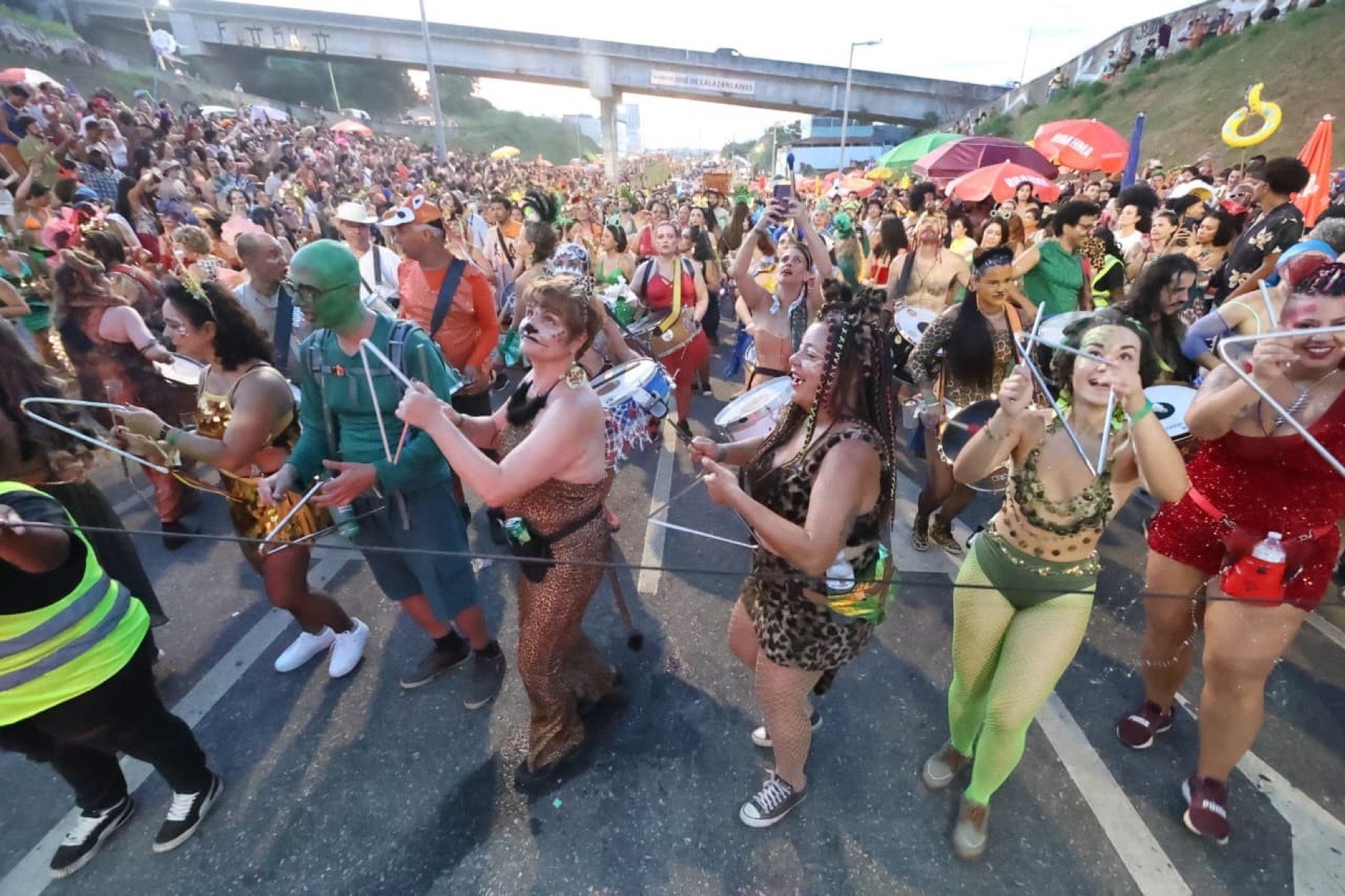 Pisa na Fulô passou pela Avenida Anselmo Silvestre, no Bairro União, Região Nordeste de BH