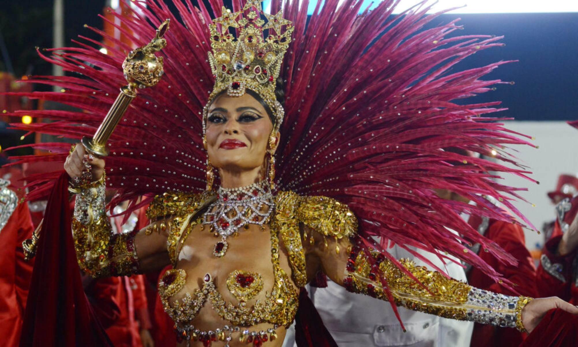 Aos 46 anos, Juliana Paes volta à Viradouro e chama atenção pelo corpão; fotos -  (crédito: Tupi)