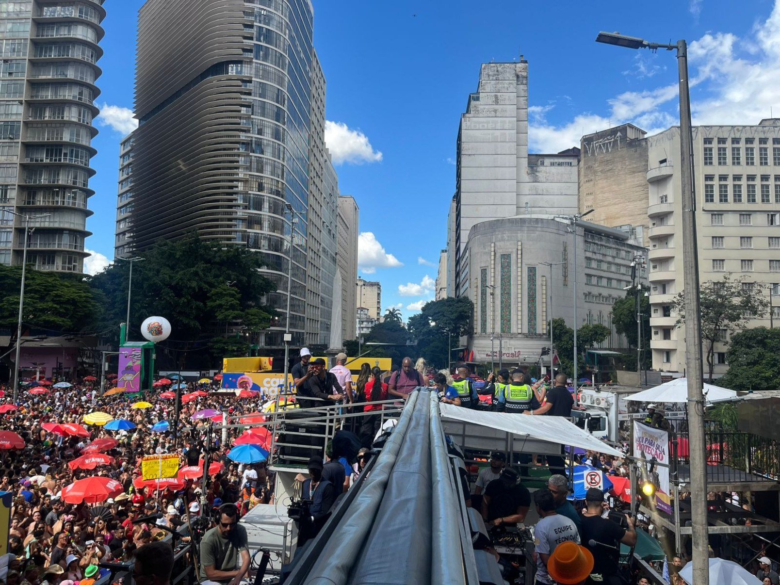 Praça Sete ocupada no show do Baianeiros