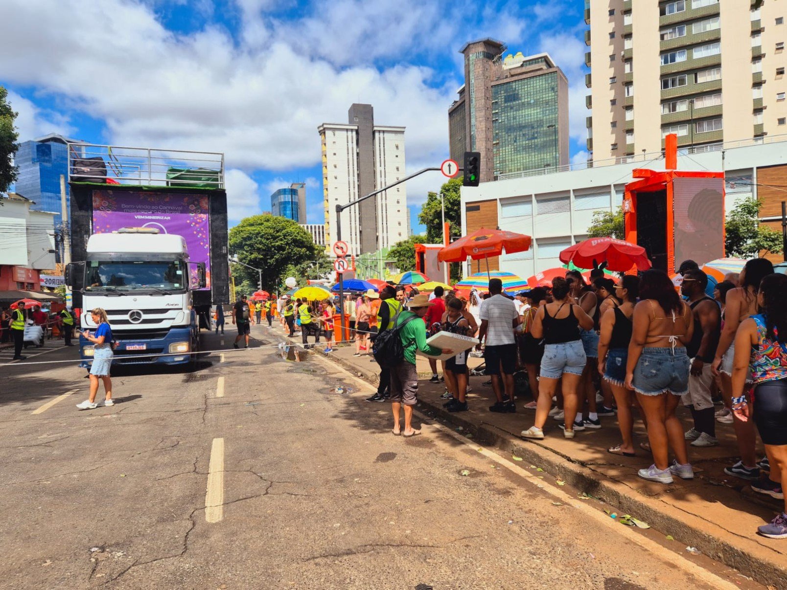 Ordinááários resgata grandes sucessos do pagode baiano e agita carnaval de BH