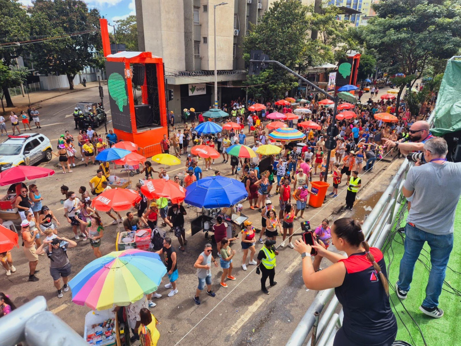 Ordinááários resgata grandes sucessos do pagode baiano e agita carnaval de BH