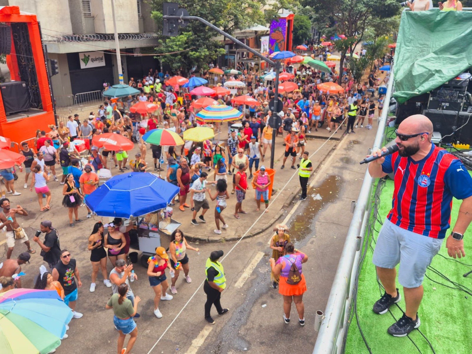 Ordinááários resgata grandes sucessos do pagode baiano e agita carnaval de BH