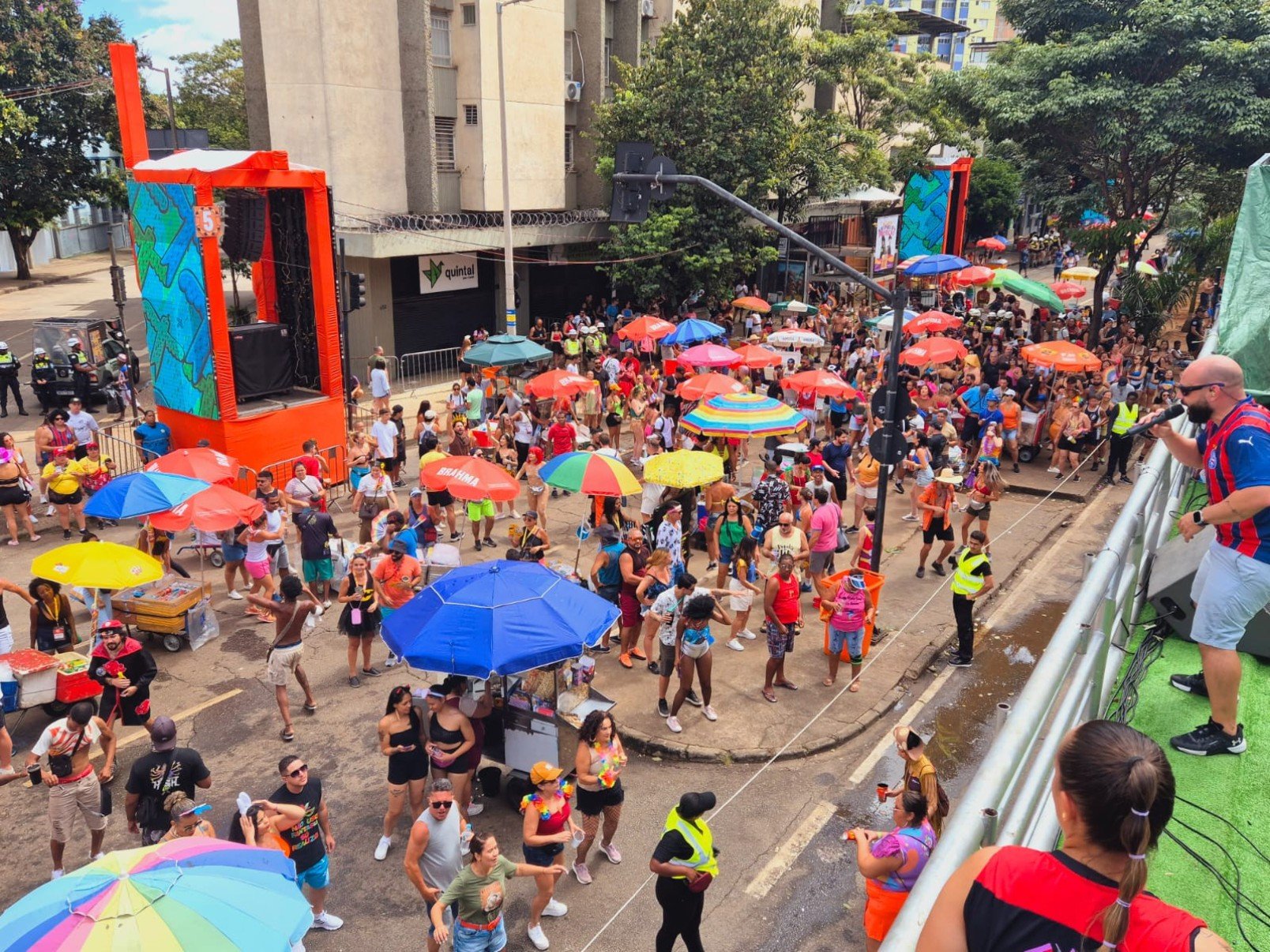 Ordinááários resgata grandes sucessos do pagode baiano e agita carnaval de BH