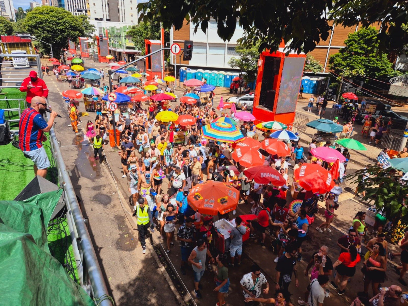 Ordinááários resgata grandes sucessos do pagode baiano e agita carnaval de BH